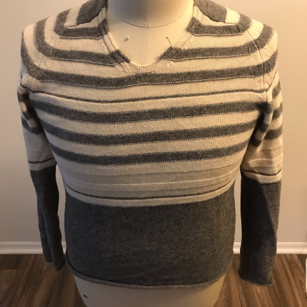 Wool V neck Sweater